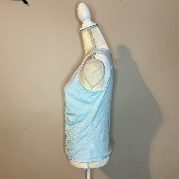 ⭐️ Talbots Light Blue Sleeveless Top - Picture 3 of 6